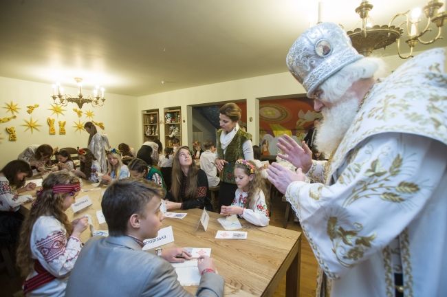  	Первая леди Украины Марина Порошенко на открытии Резиденции Святого Николая